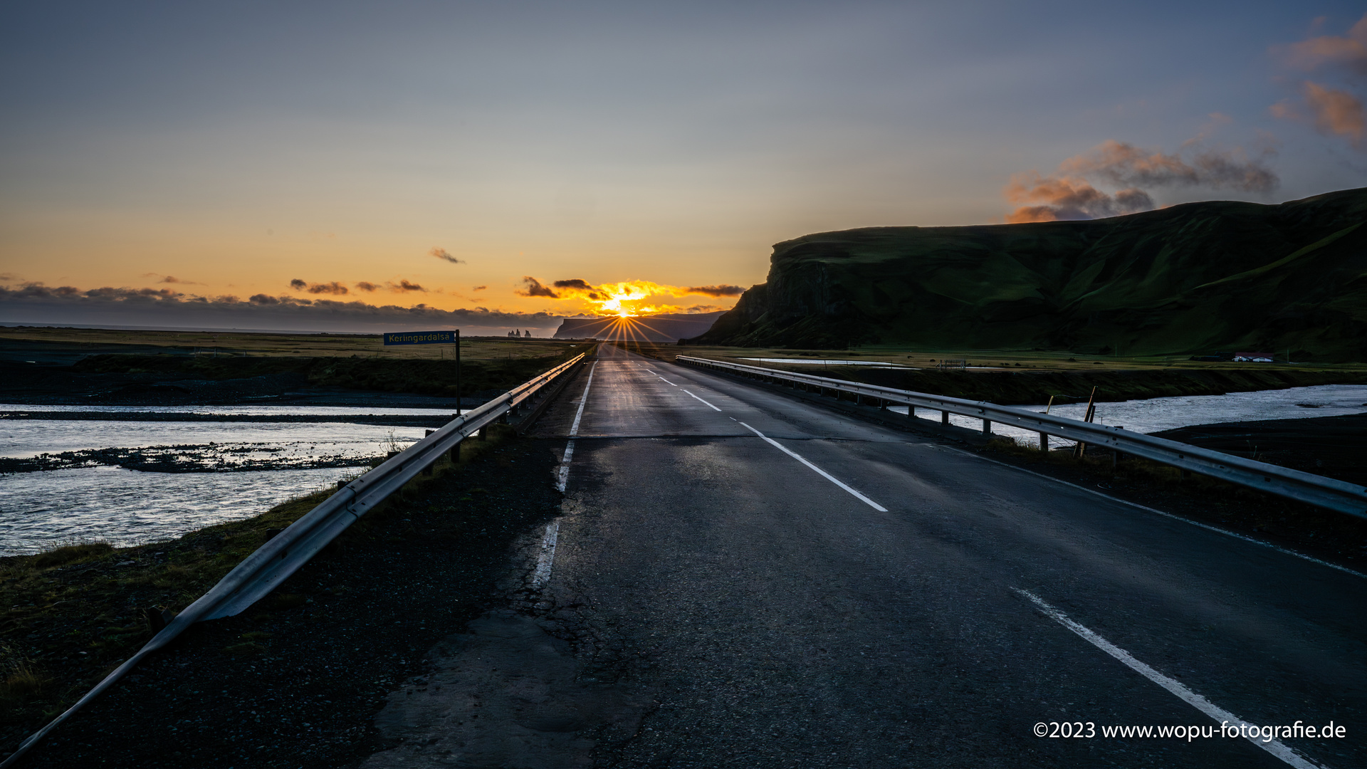 Sonnenuntergang an der Ringstraße bei Vik in Island