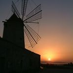 Sonnenuntergang an der Saline von Trapani