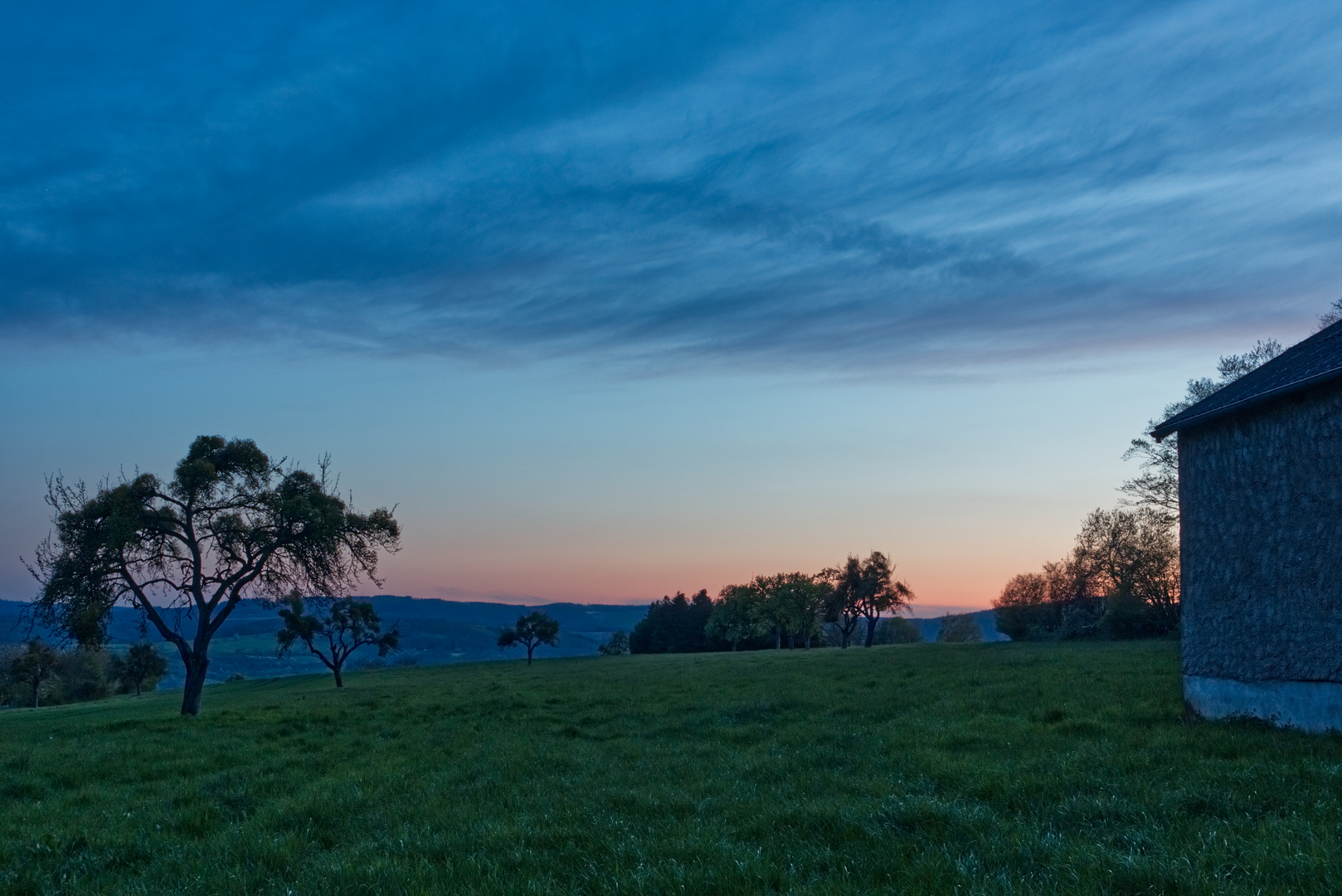 Sonnenuntergang an der Scheune