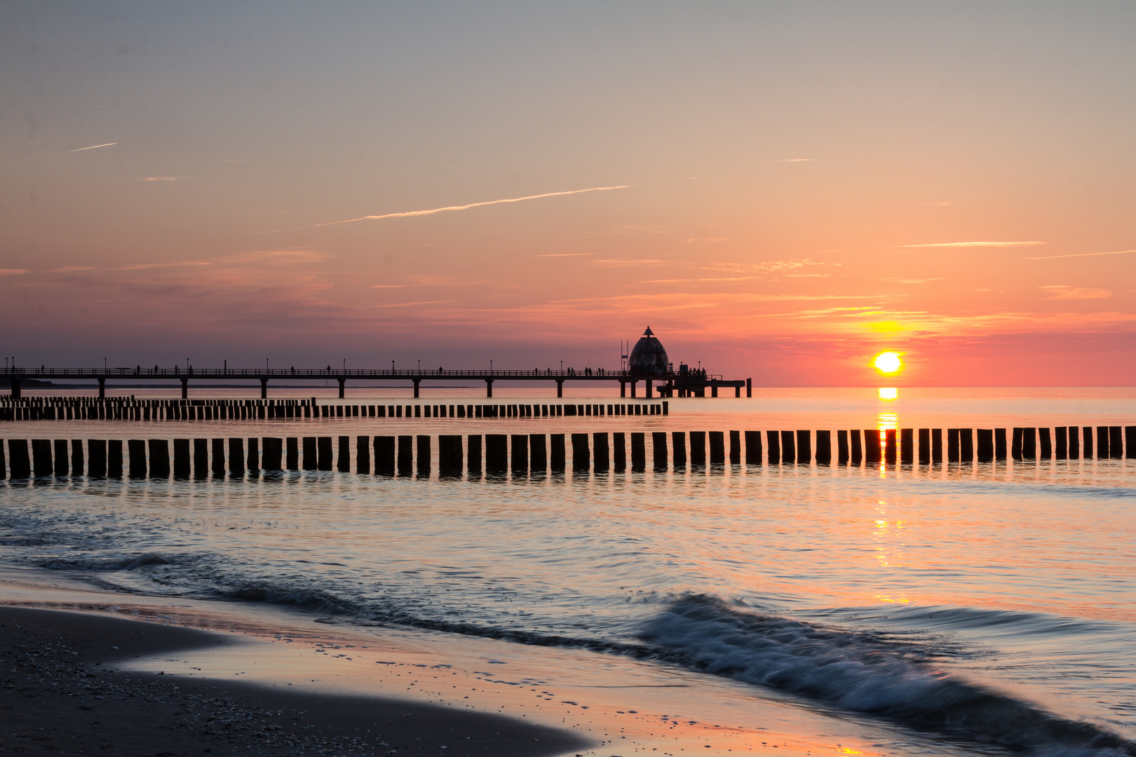 Sonnenuntergang an der Seebrücke Zingst