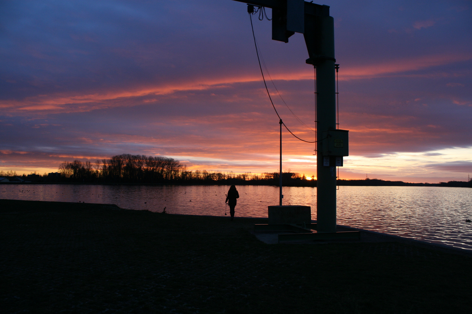 Sonnenuntergang an der Staustufe