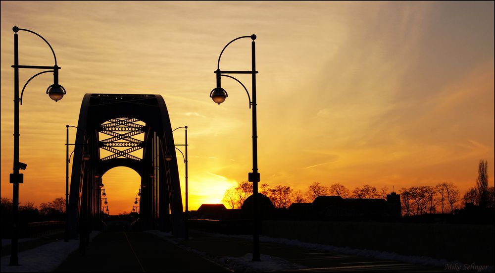 Sonnenuntergang an der Sternbrücke