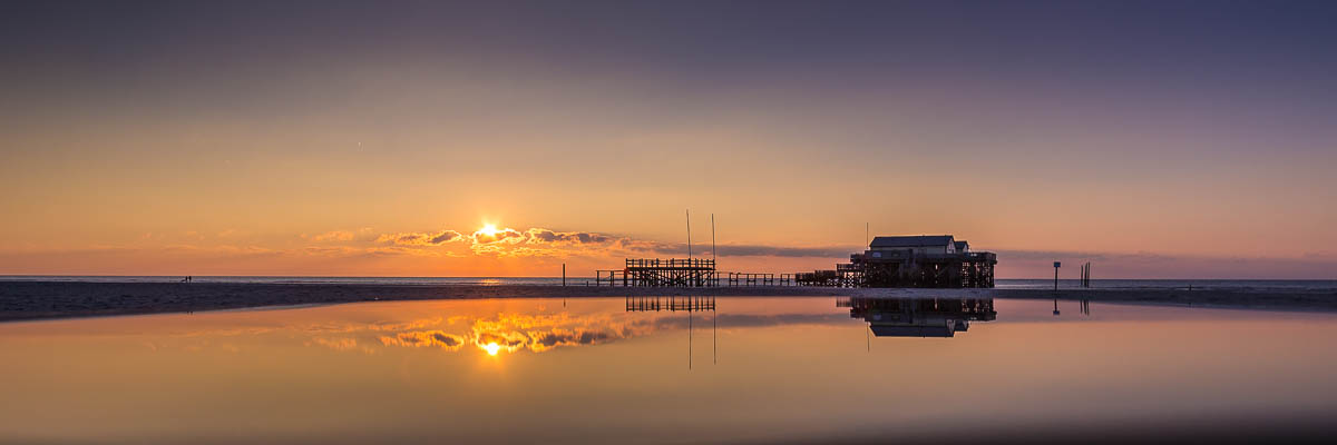 Sonnenuntergang an der Strandbar 54