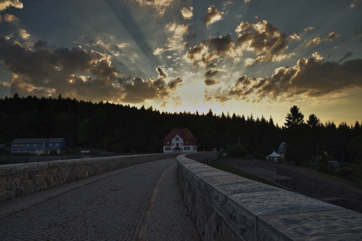 Sonnenuntergang an der Talsperre 2