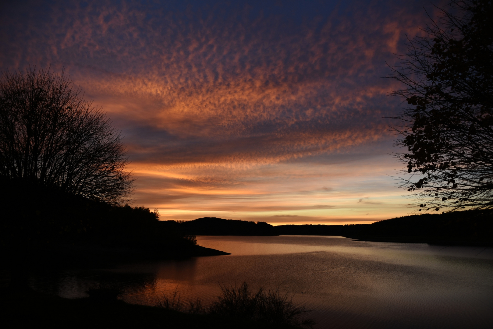 Sonnenuntergang an der Talsperre