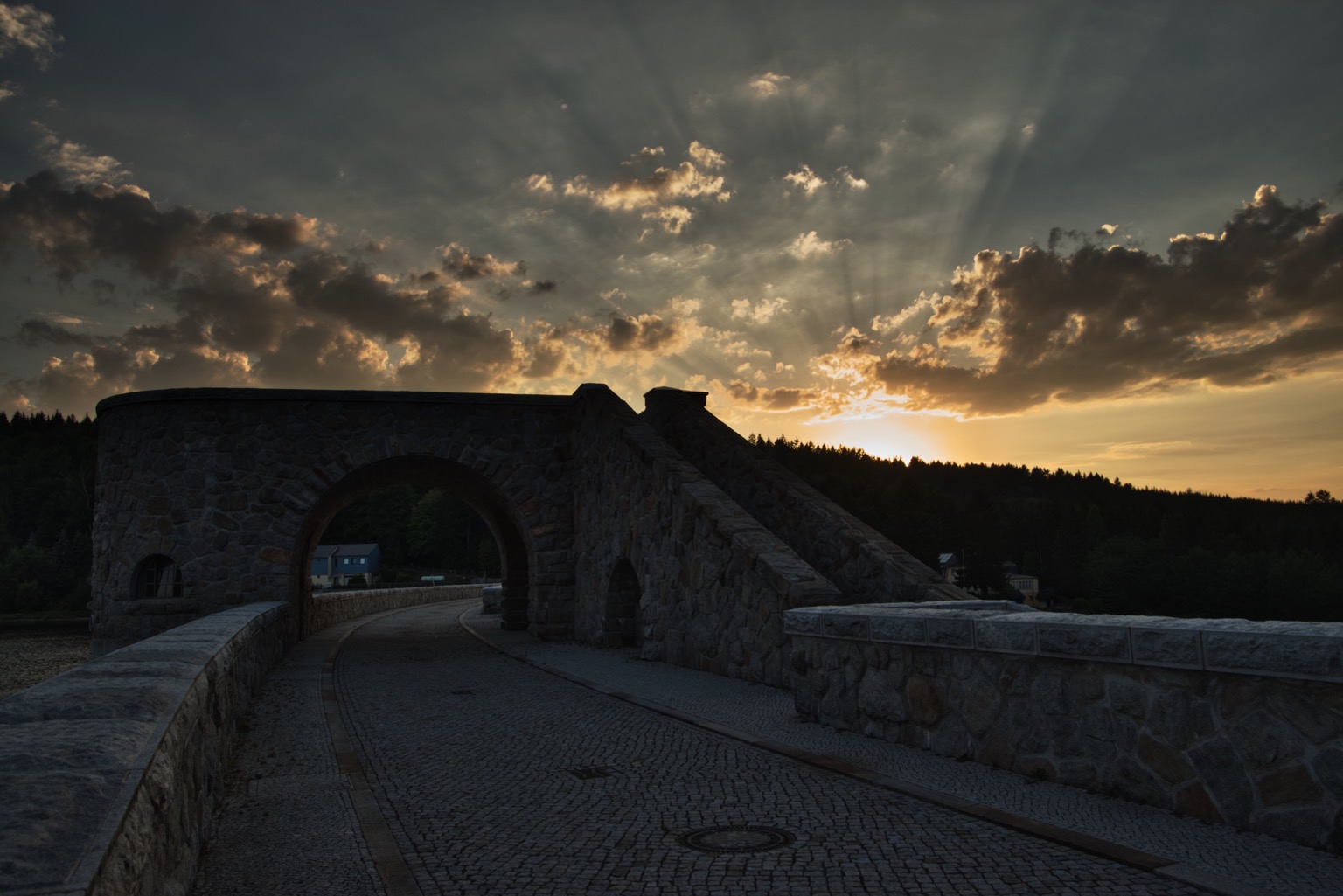 Sonnenuntergang an der Talsperre Klingenberg