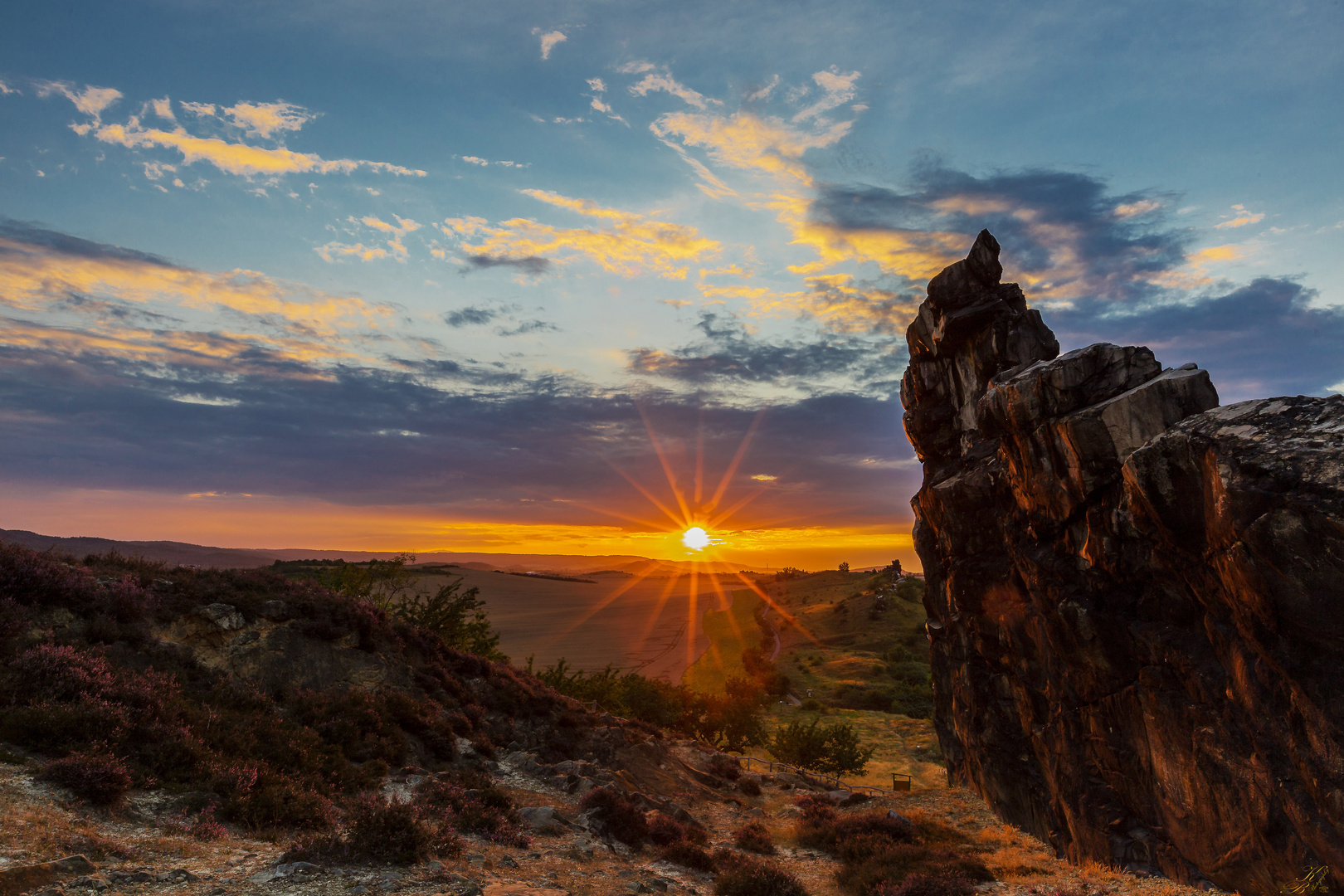 Sonnenuntergang an der Teufelsmauer