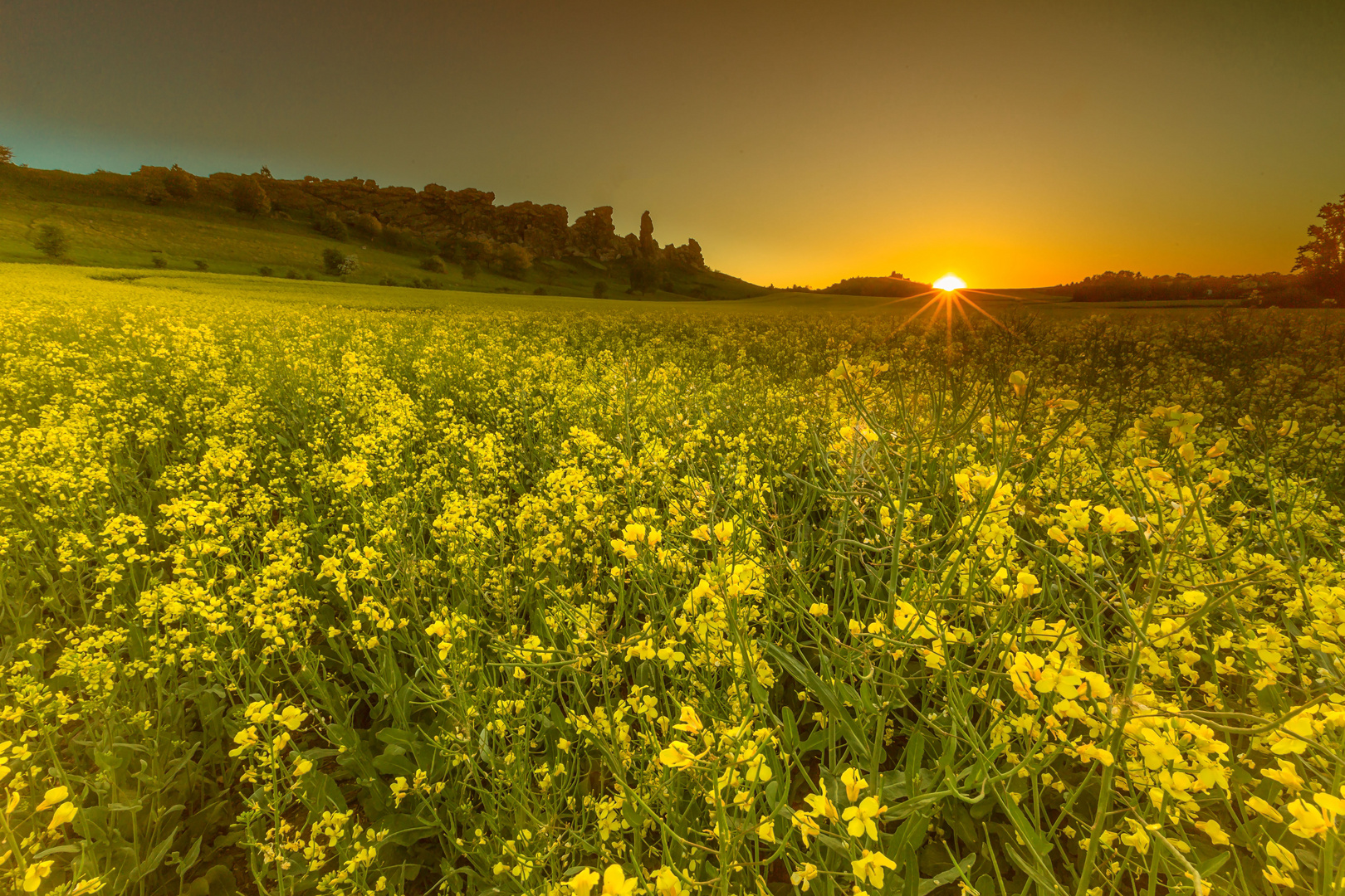 Sonnenuntergang an der Teufelsmauer