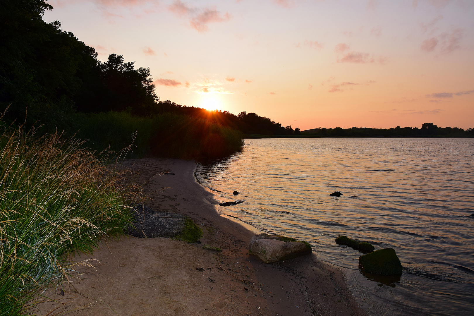 Sonnenuntergang an der Trave bei Lübeck Schlutup