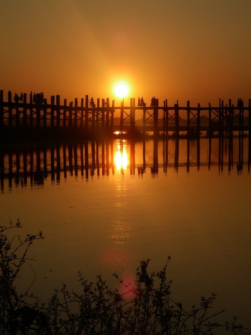 Sonnenuntergang an der Ubein Bridge