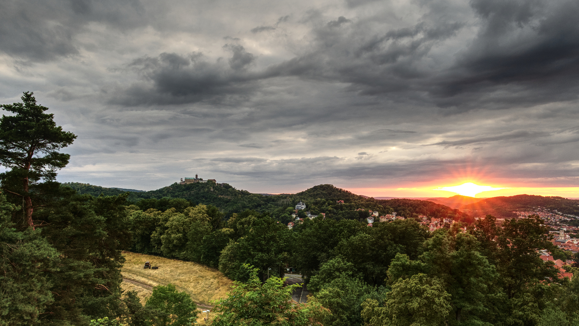 Sonnenuntergang an der Wartburg (2)