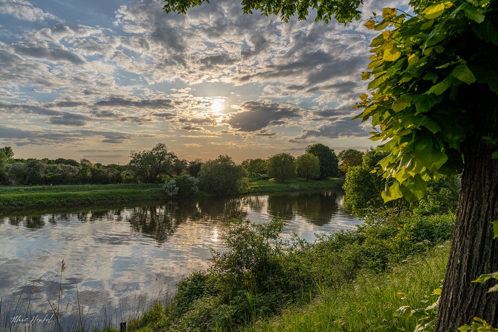 Sonnenuntergang an der Weser