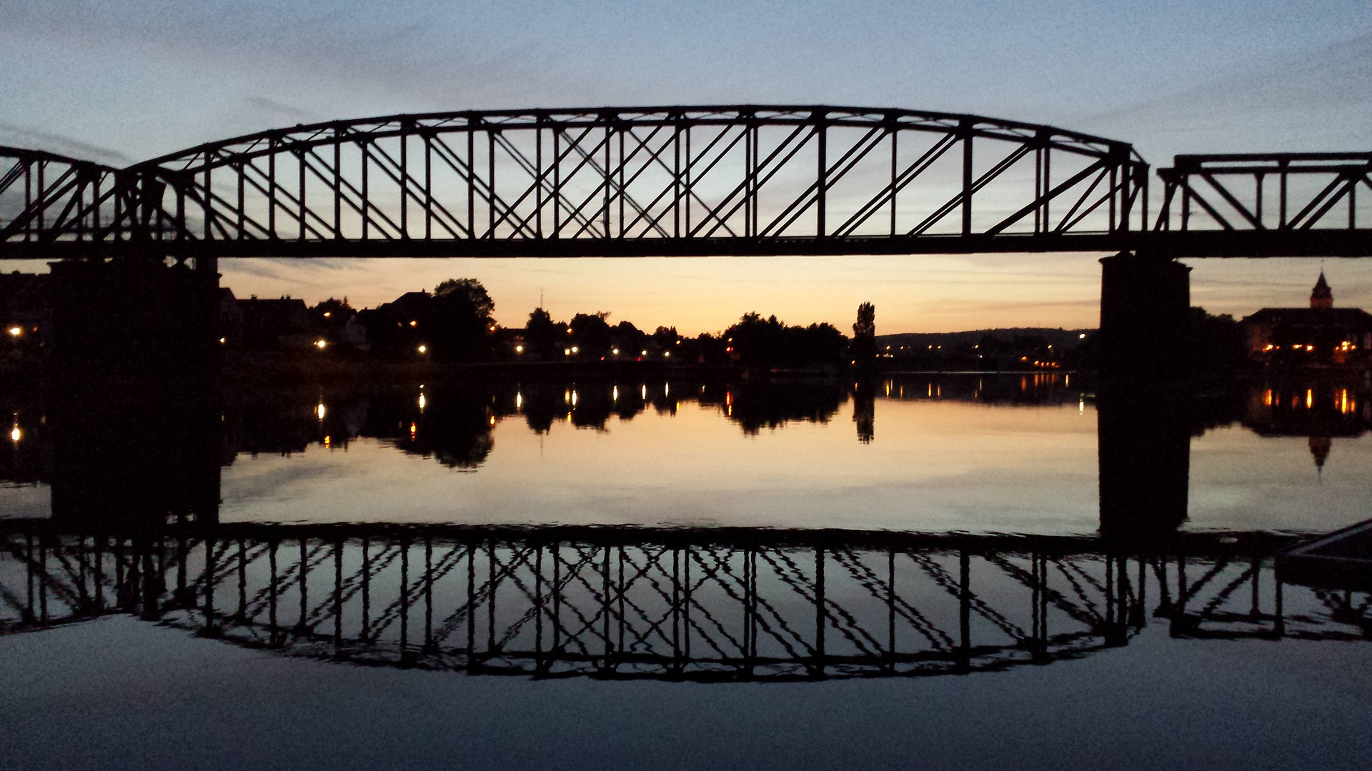 Sonnenuntergang an der Weser