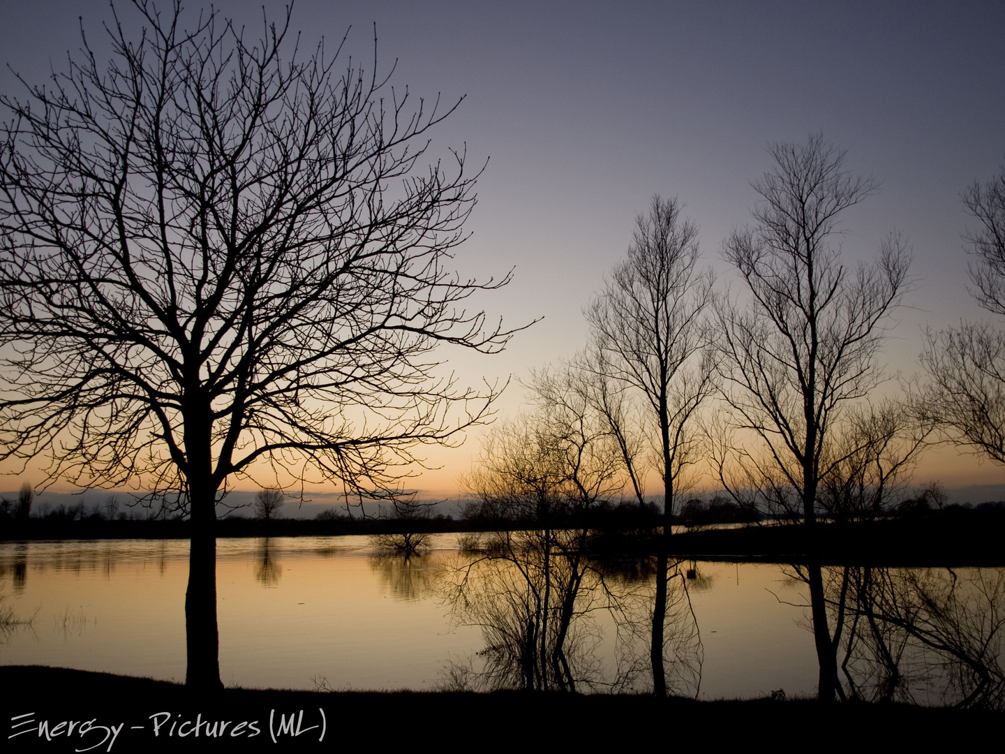 Sonnenuntergang an der Weser