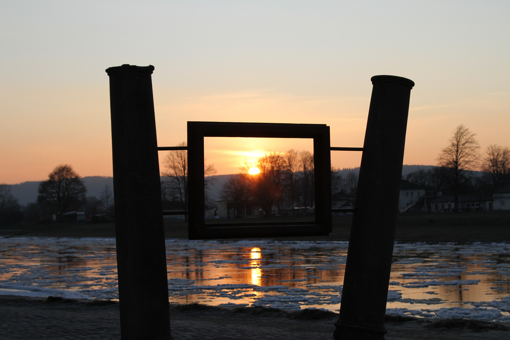 Sonnenuntergang an der Weser in Holzminden