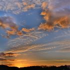 Sonnenuntergang an einem warmen Frühlingstag