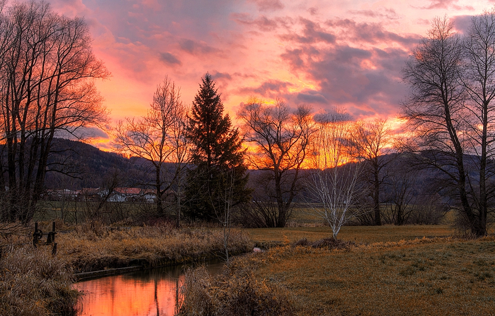 Sonnenuntergang an einen Adventsonntag