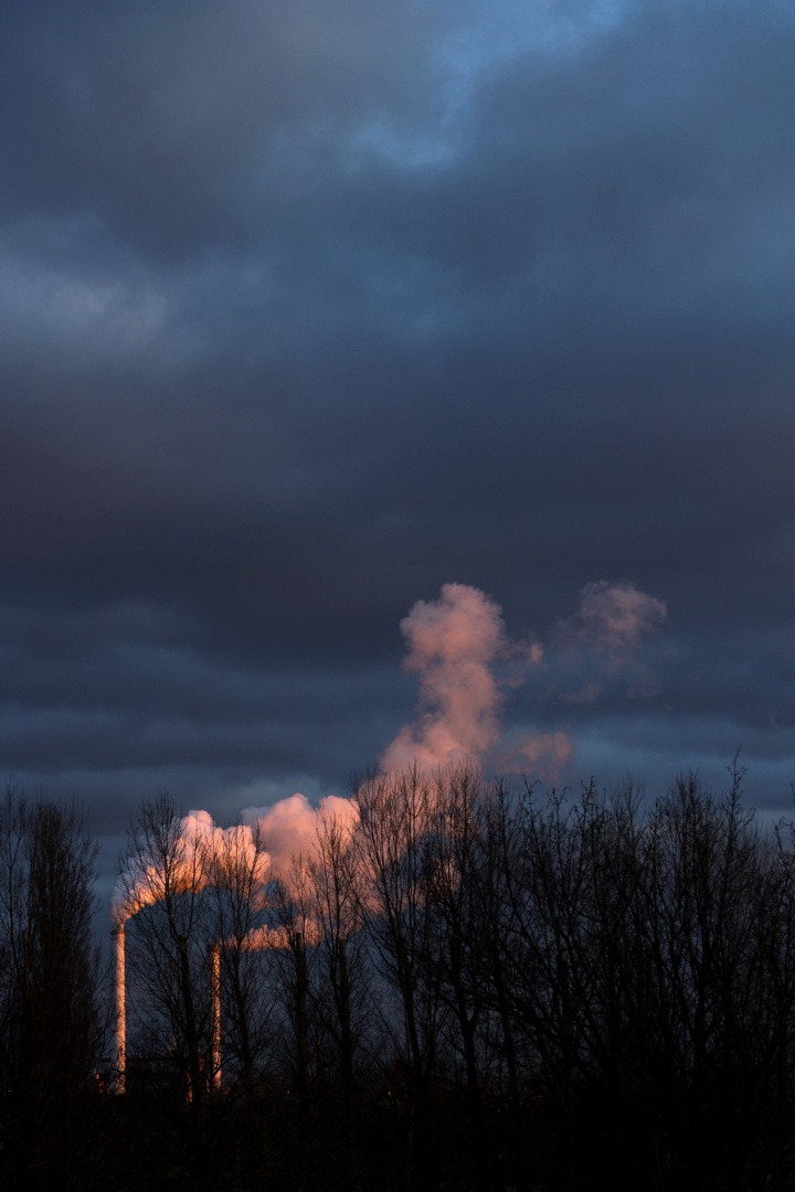 Sonnenuntergang an Heizkraftwerk II