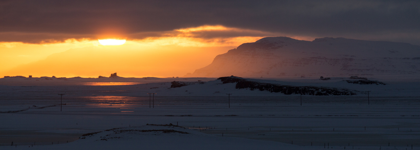 Sonnenuntergang an Islands Südostküste