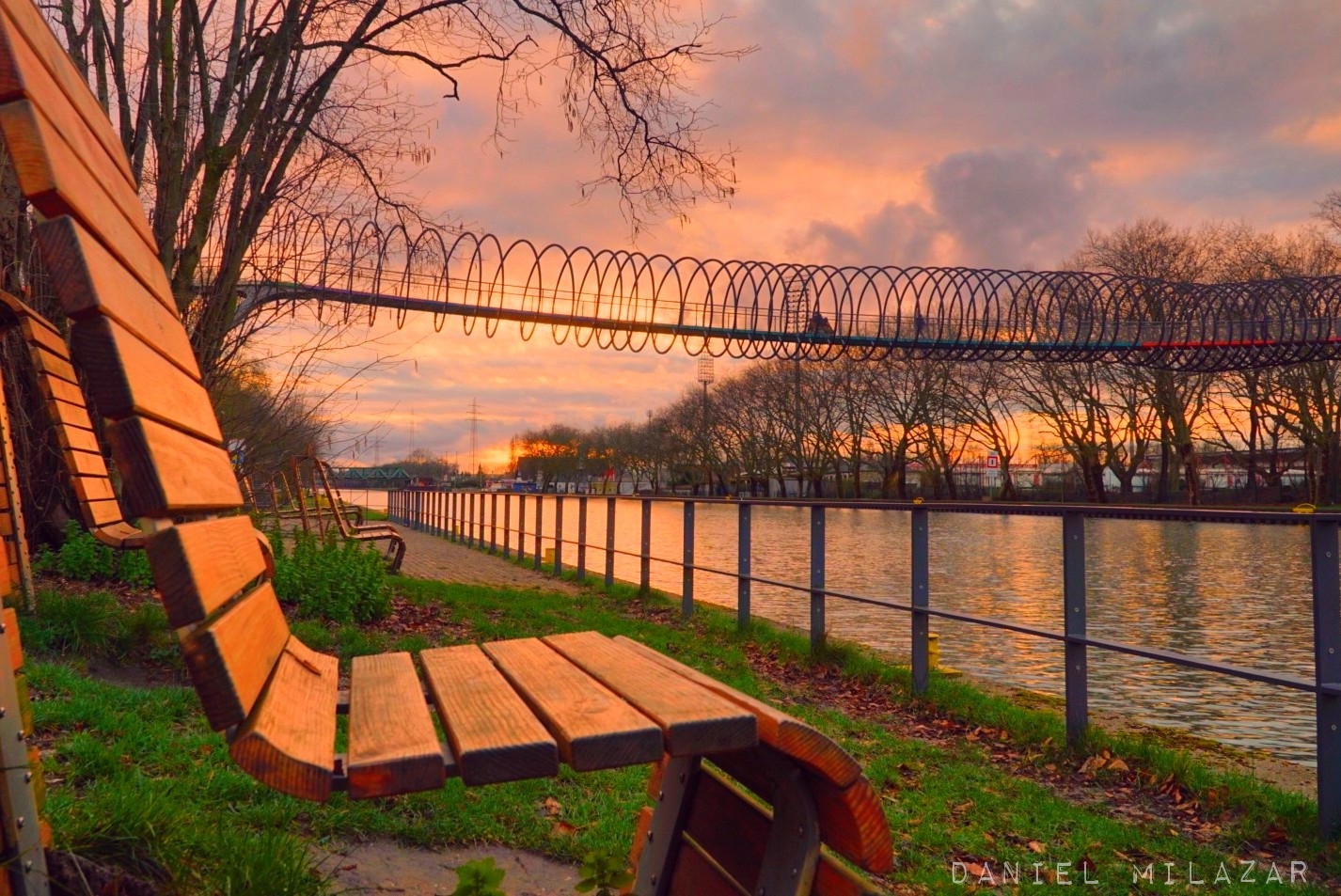 Sonnenuntergang an Kanal