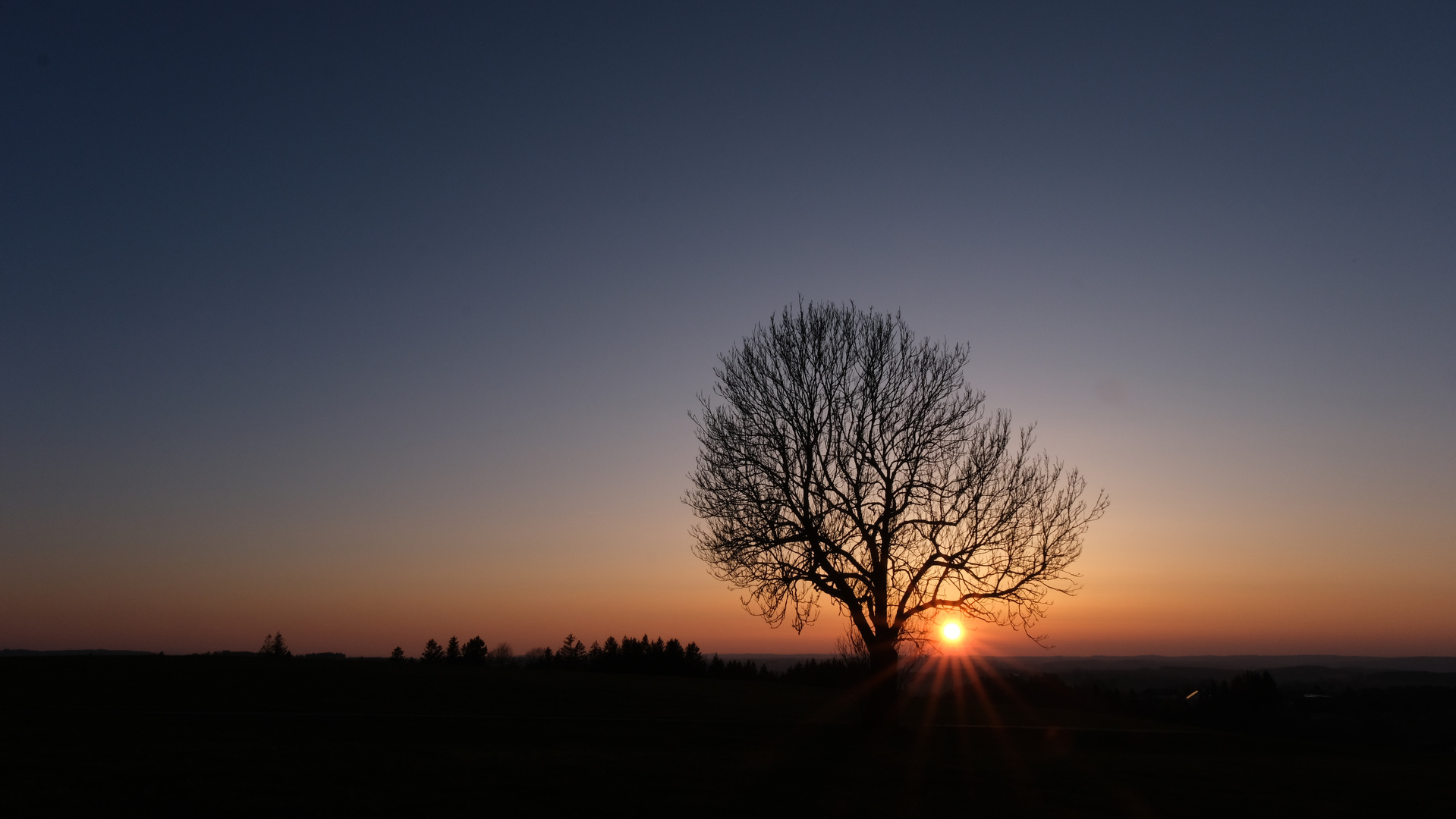 Sonnenuntergang an Ostern