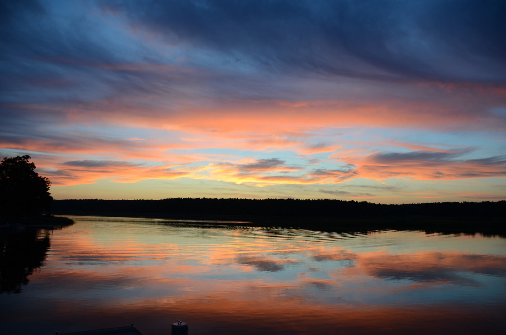 Sonnenuntergang an See