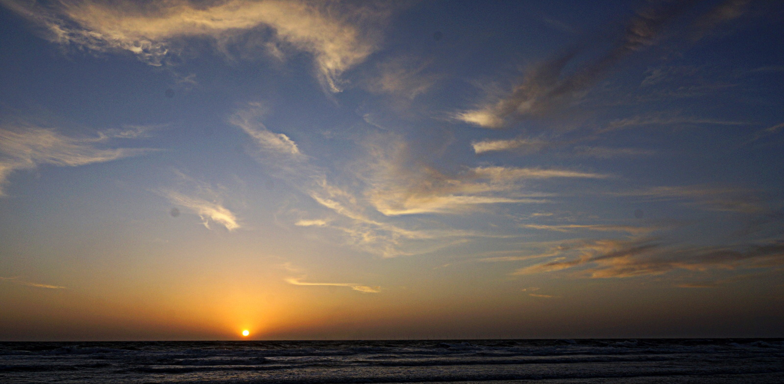 SONNENUNTERGANG AUF BORKUM 