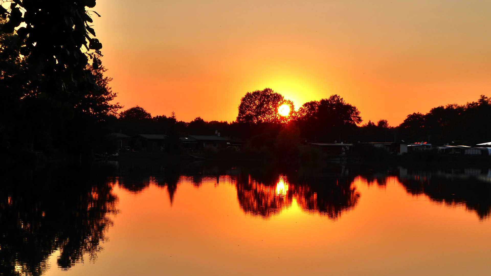 Sonnenuntergang auf dem Campingplatz