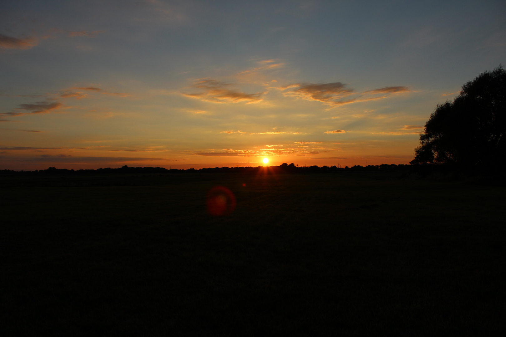 Sonnenuntergang auf dem Feld