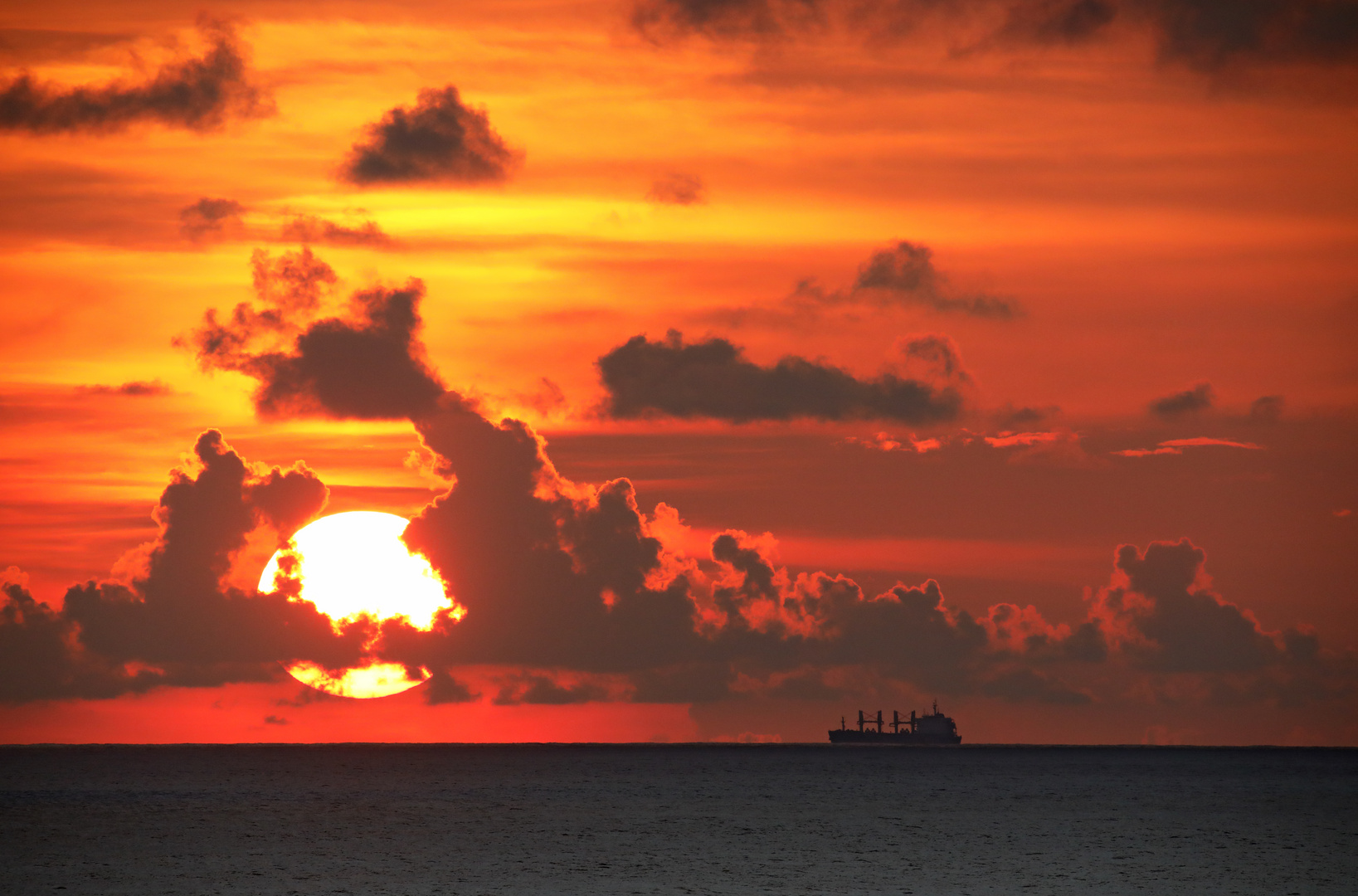 Sonnenuntergang auf dem Indischen Ozean