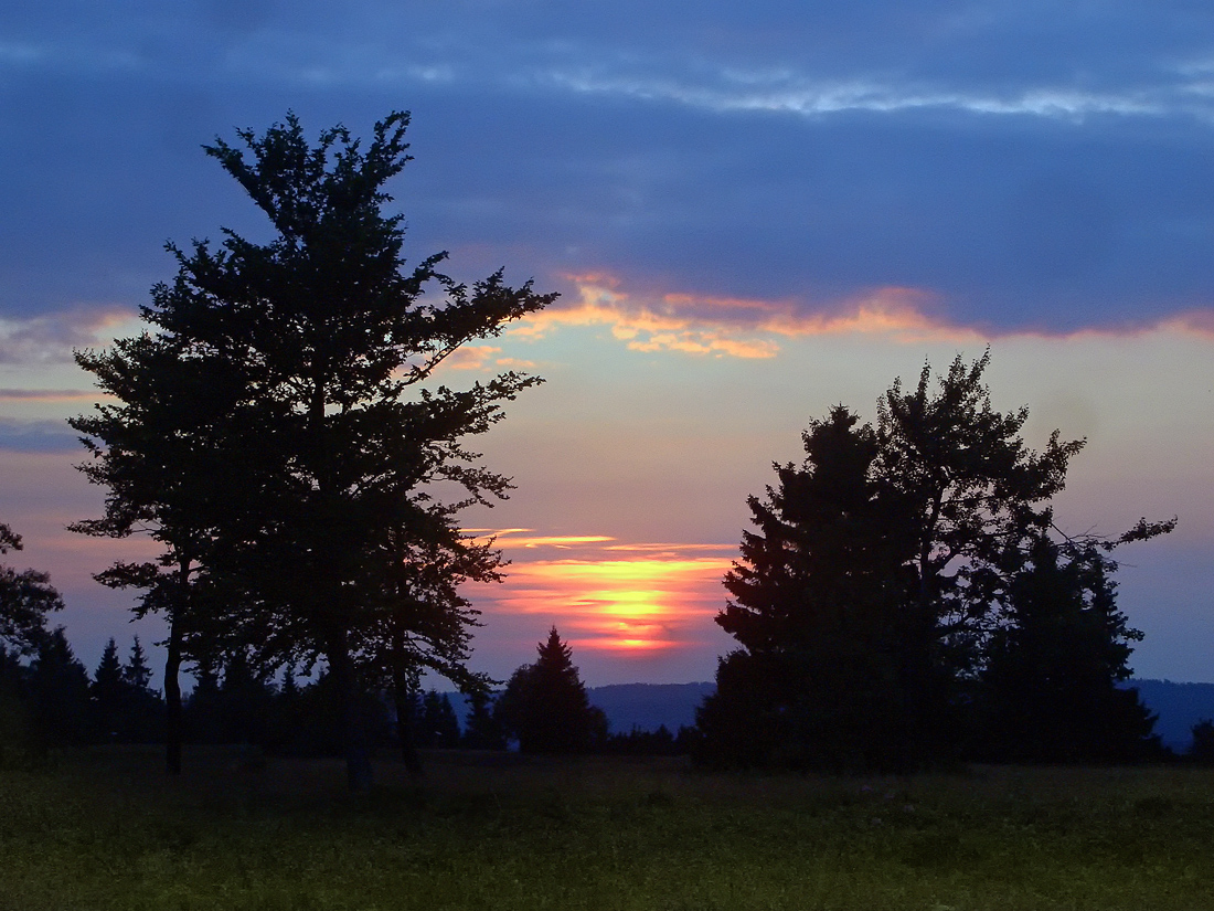 Sonnenuntergang auf dem Kahlen Asten am 6.8.2010