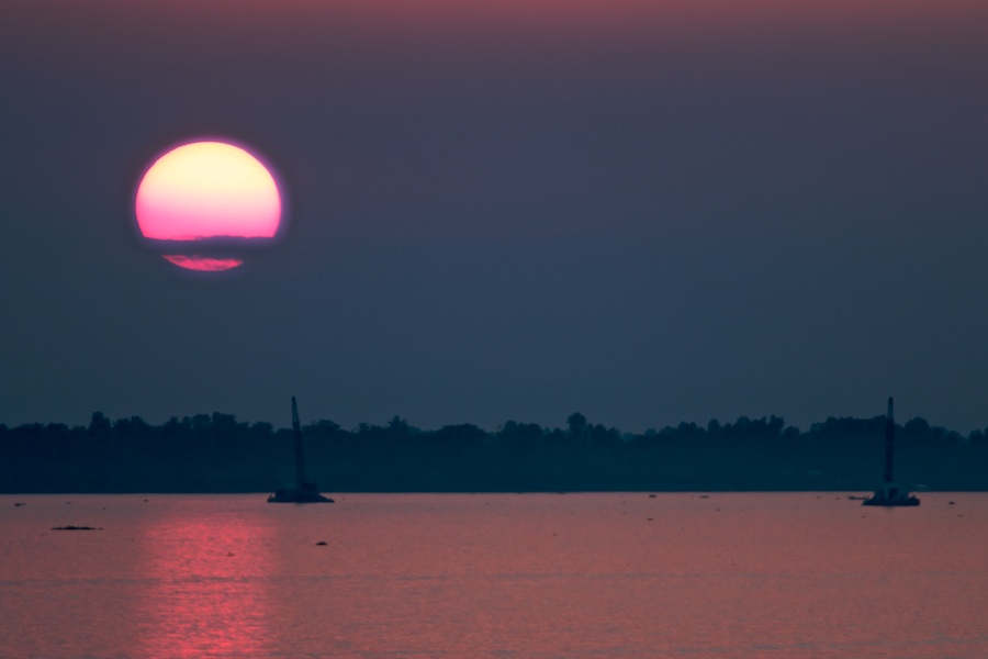 Sonnenuntergang auf dem Mekong (2)