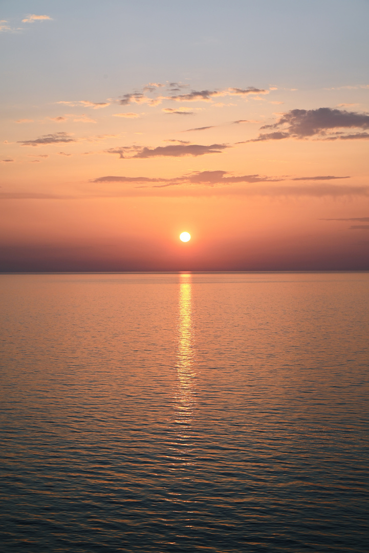 Sonnenuntergang auf dem Mittelmeer