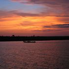 Sonnenuntergang auf dem Volta-Stausee in Ghana