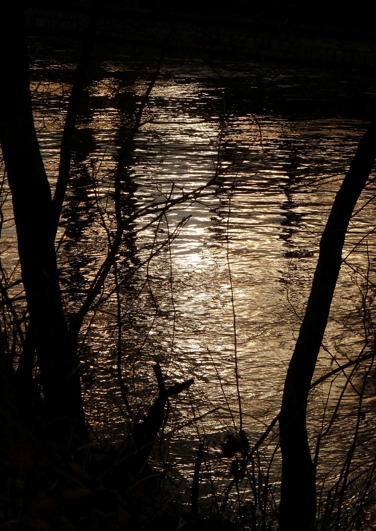 Sonnenuntergang auf dem Wasser