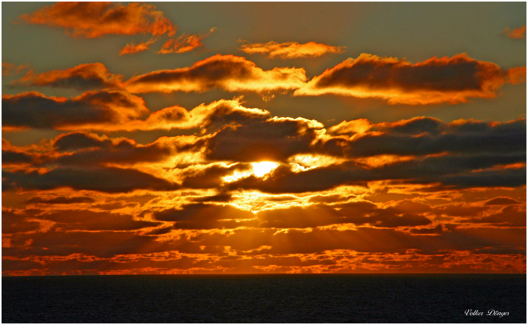 Sonnenuntergang auf dem Weg nach Spitzbergen