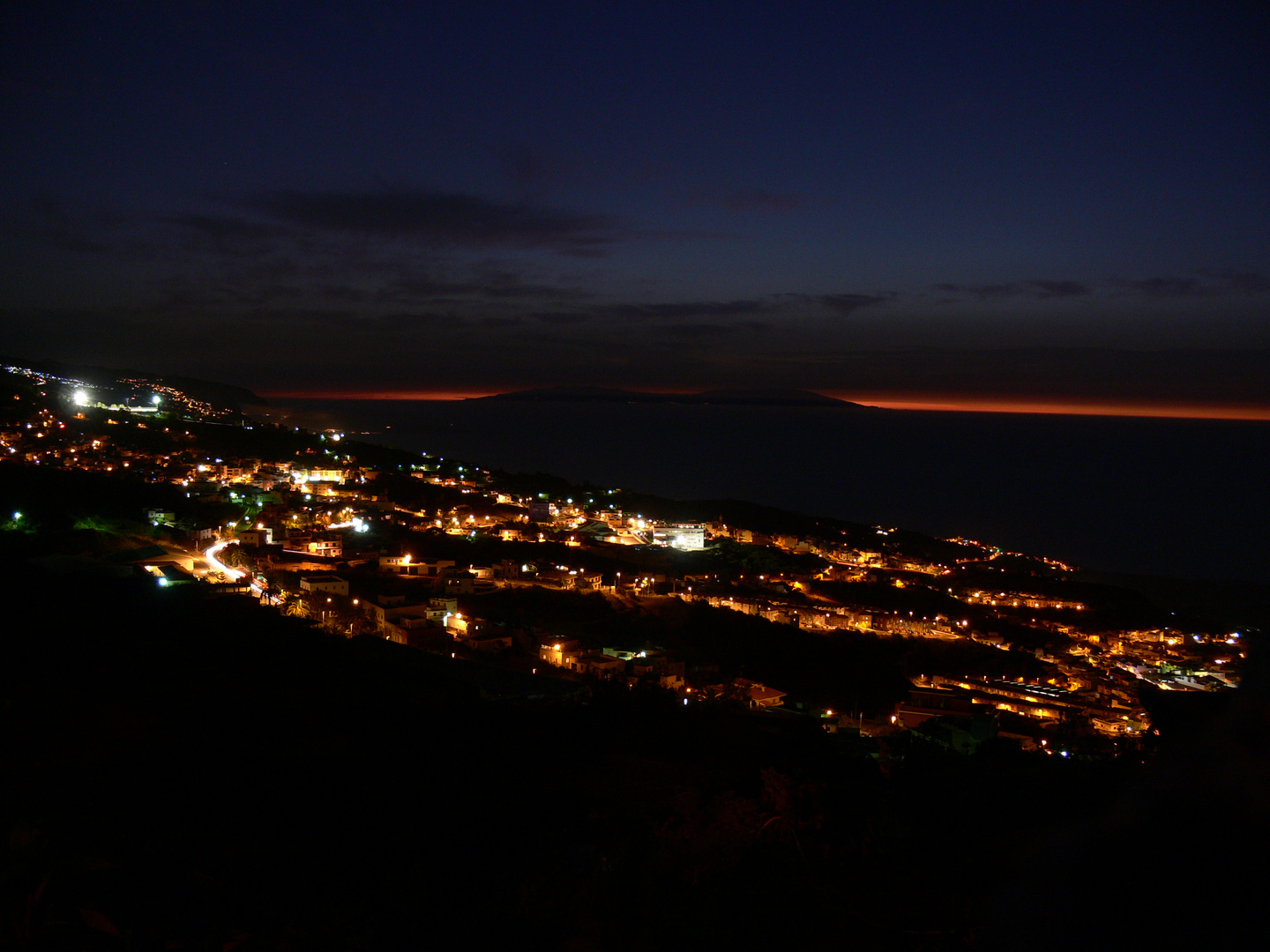 Sonnenuntergang auf den kanarischen Inseln( Blick von La Guancha nach La Palma)