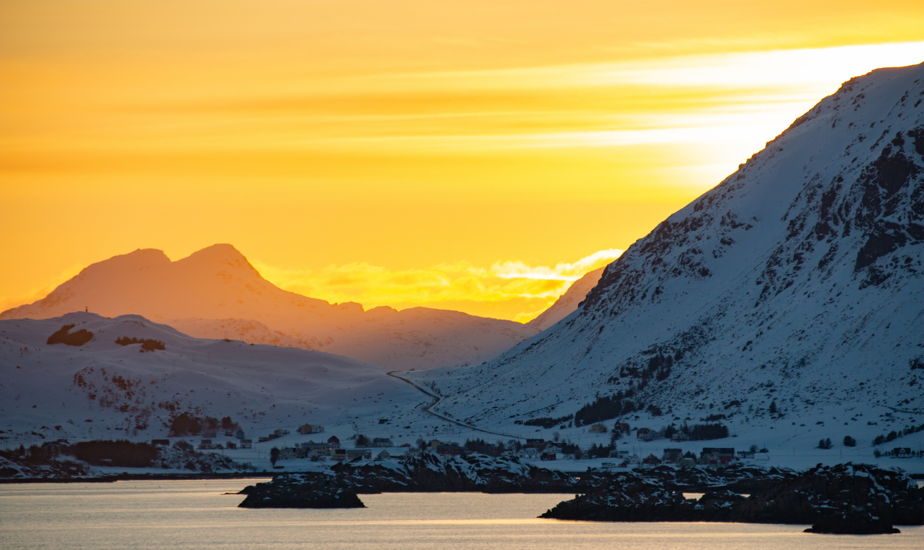 Sonnenuntergang auf den Lofoten