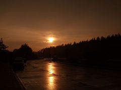 Sonnenuntergang auf der Autobahn