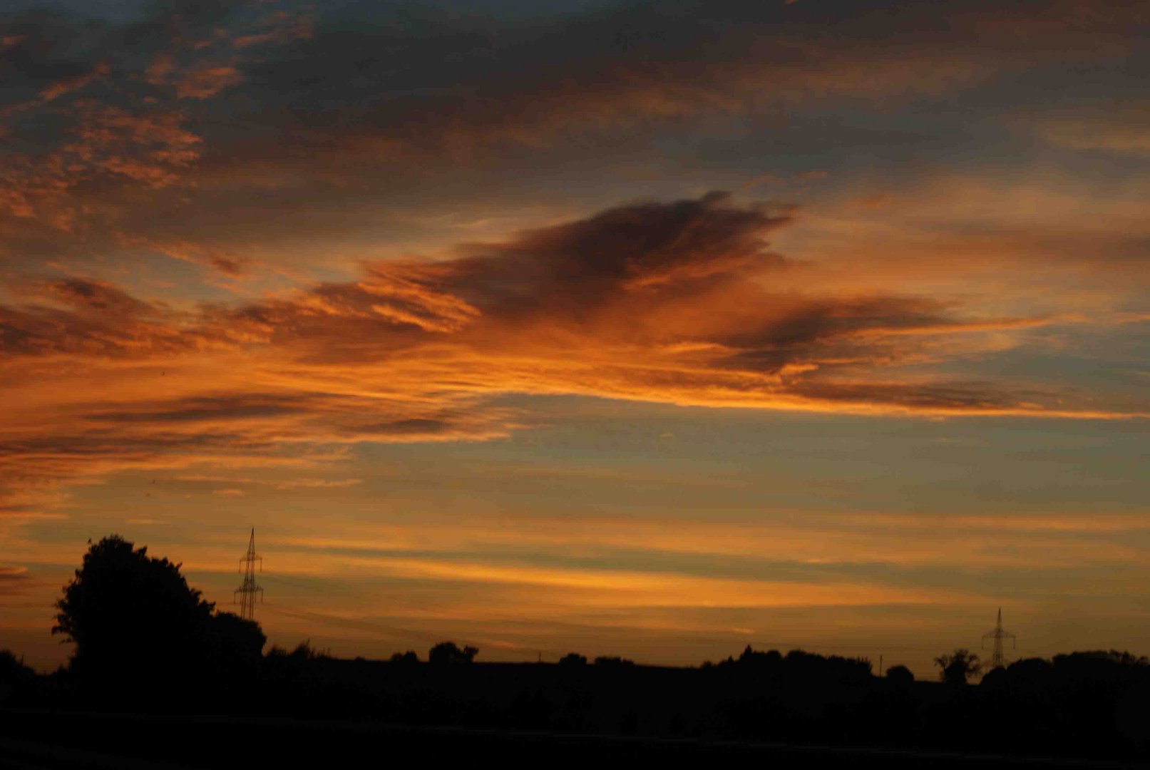 Sonnenuntergang auf der Autobahn