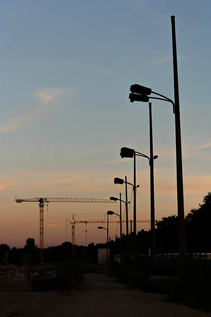 Sonnenuntergang auf der Baustelle