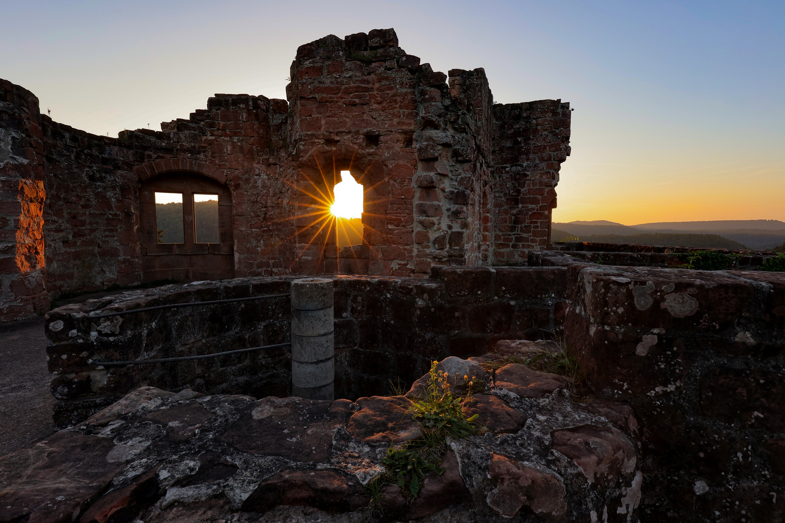 Sonnenuntergang auf der Burg Neudahn