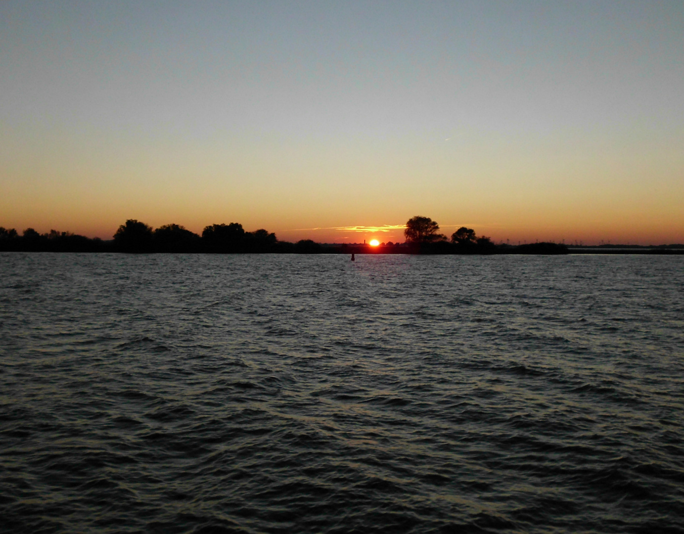 Sonnenuntergang auf der Elbe....