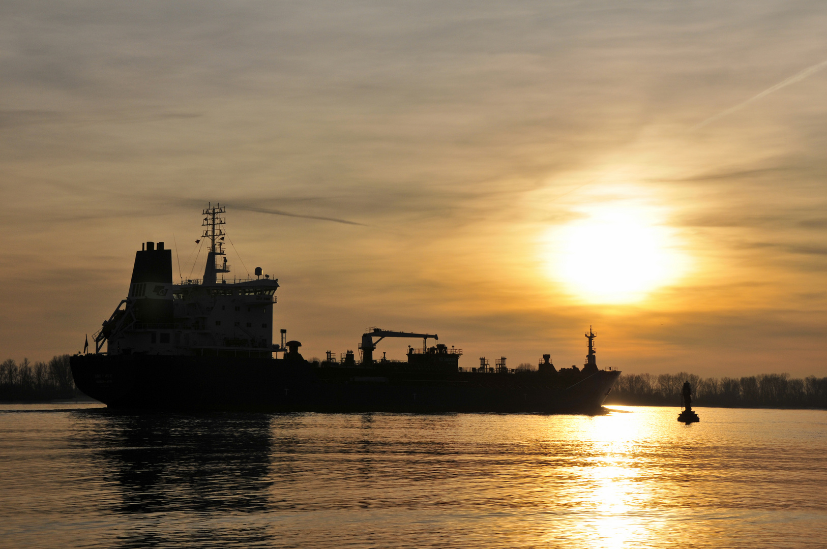 Sonnenuntergang auf der Elbe...