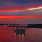 Sonnenuntergang auf der Elbe