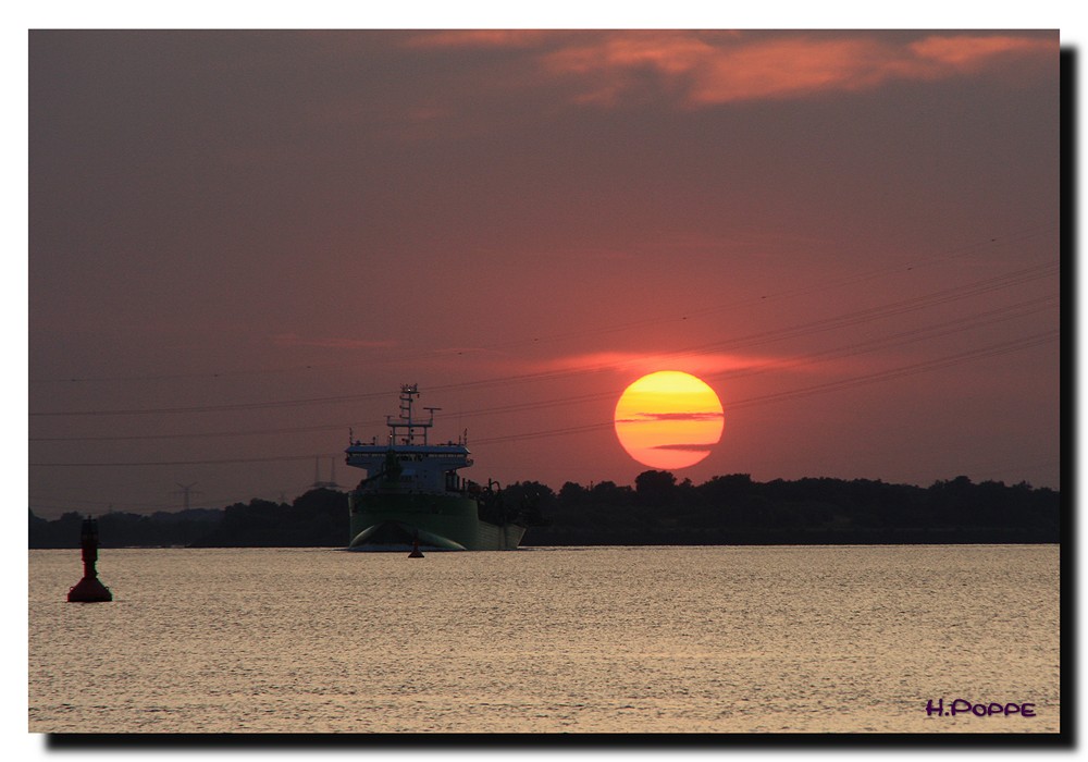 Sonnenuntergang auf der Elbe