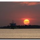 Sonnenuntergang auf der Elbe