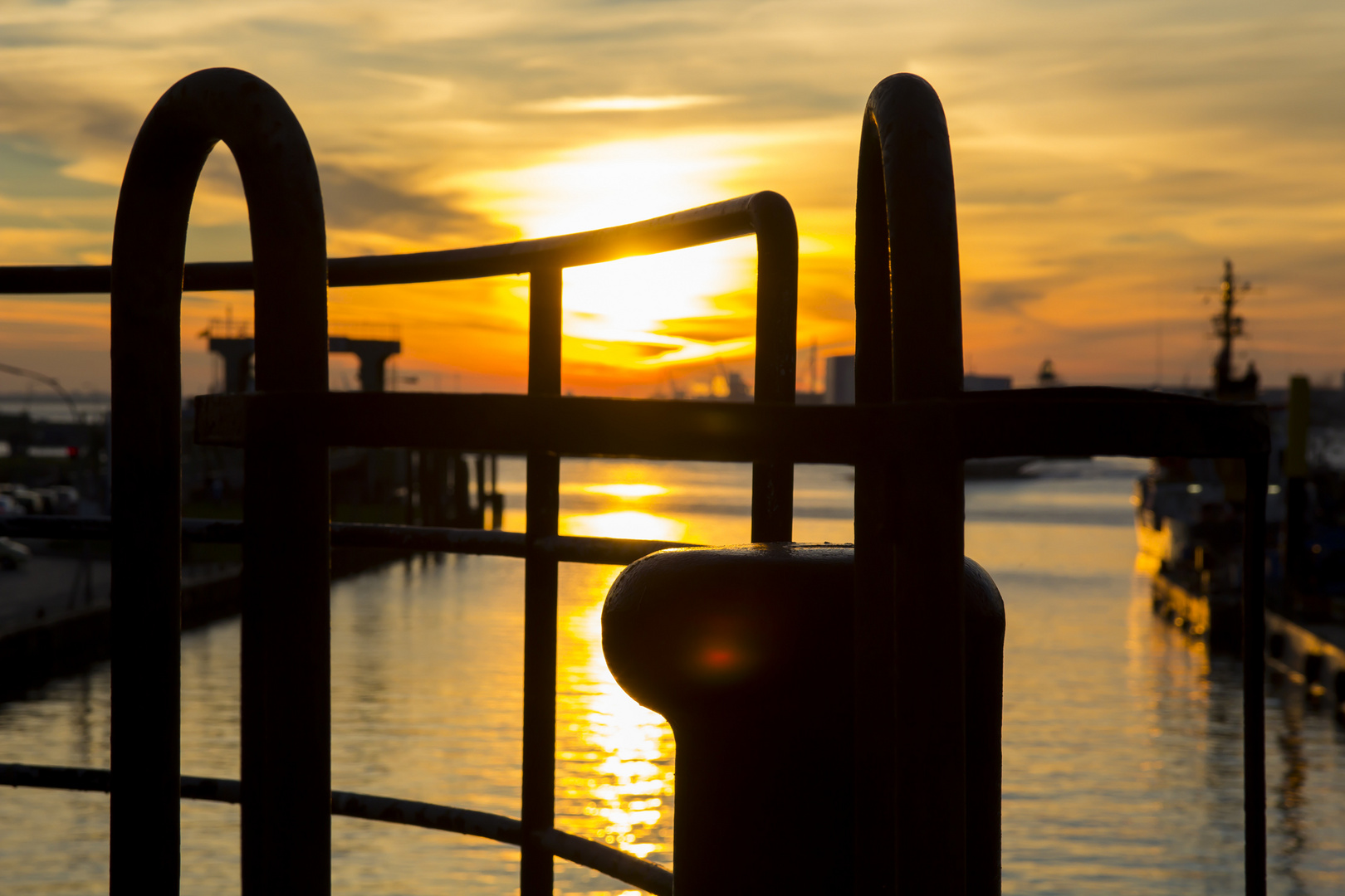 Sonnenuntergang auf der Kennedybrücke