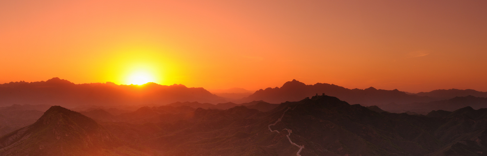 Sonnenuntergang auf der Mauer