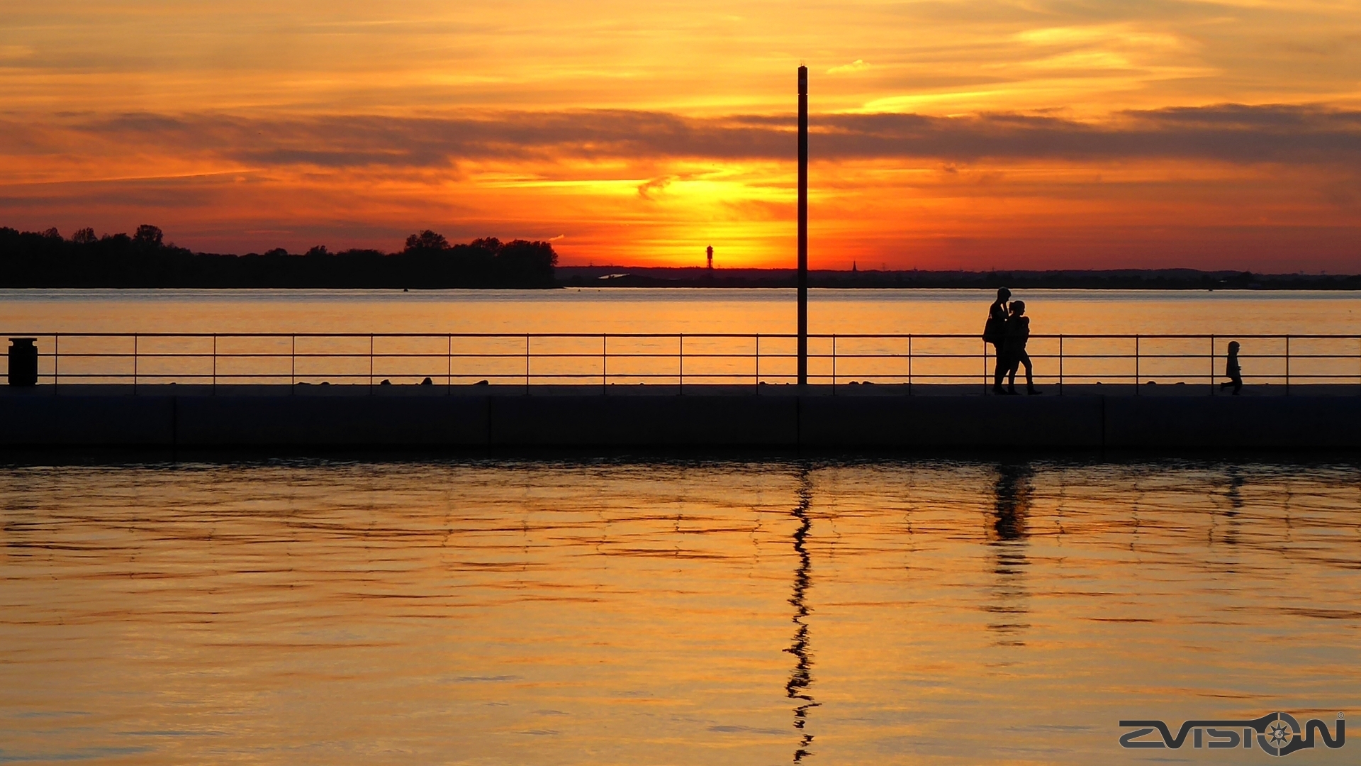 Sonnenuntergang auf der Mole